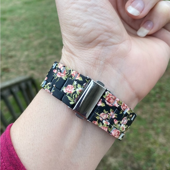 SOLD💲Black Floral rose link watch quartz large face Japan movement - Picture 6 of 9